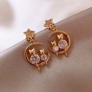 Celestial Cat Lovers Earrings – Gold Moon Design